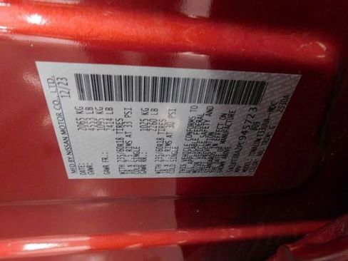 Used 2023 Nissan Rogue SV image 37