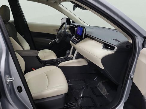 Certified 2023 Toyota Corolla Cross XLE w/ Convenience Package FWD image 14