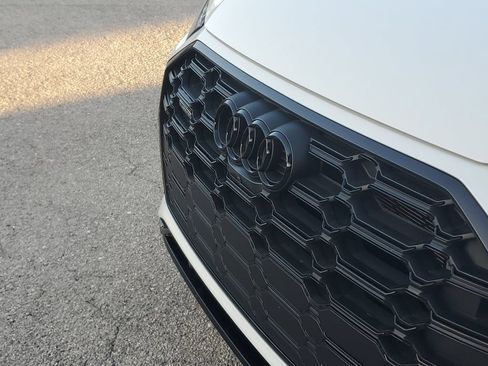 Certified 2025 Audi Q5 e Premium Plus w/ Premium Plus Package AWD/4WD image 11