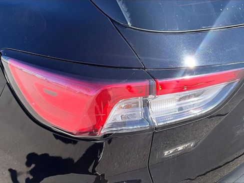 Used 2020 Ford Escape SE image 32