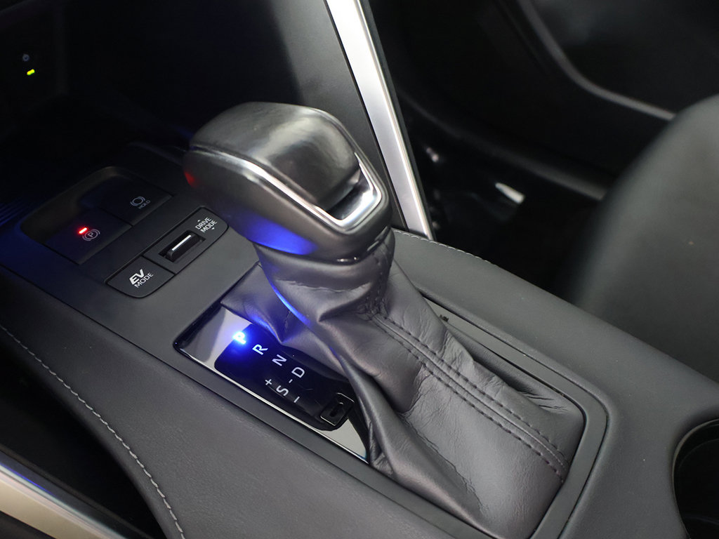 Used 2023 Toyota Venza LE AWD/4WD image 41
