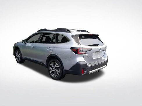 Used 2022 Subaru Outback Limited AWD/4WD image 6
