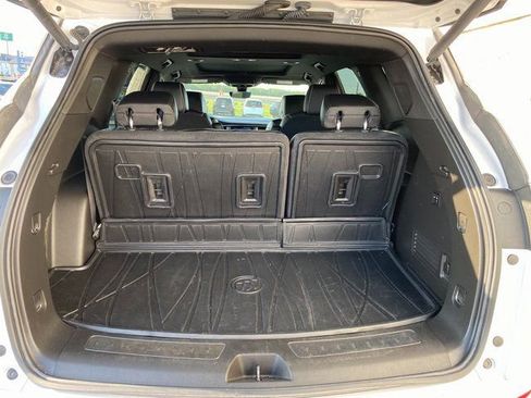 Used 2023 Buick Enclave Avenir w/ Avenir Technology Package image 10