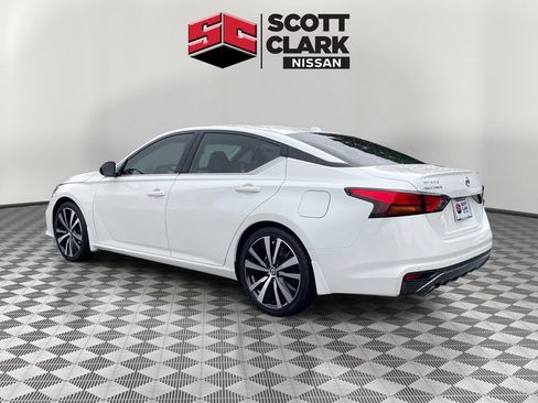 Used 2020 Nissan Altima 2.5 SR w/ Premium Package FWD image 4