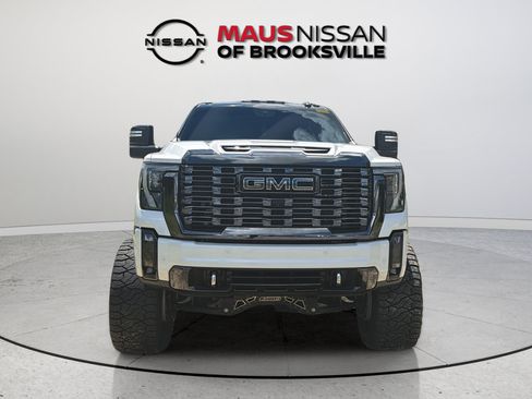 Used 2024 GMC Sierra 2500 Denali Ultimate AWD/4WD image 3