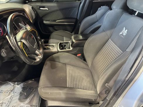 Used 2019 Dodge Charger Scat Pack w/ Navigation & Travel Group RWD image 12