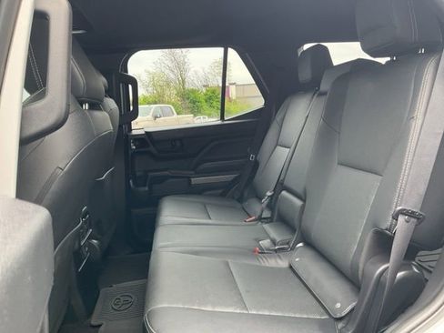 Used 2025 Toyota 4Runner TRD Off-Road Premium w/ Tow Technology Package AWD/4WD image 9
