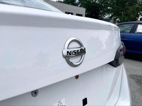 Used 2020 Nissan Versa S FWD image 9