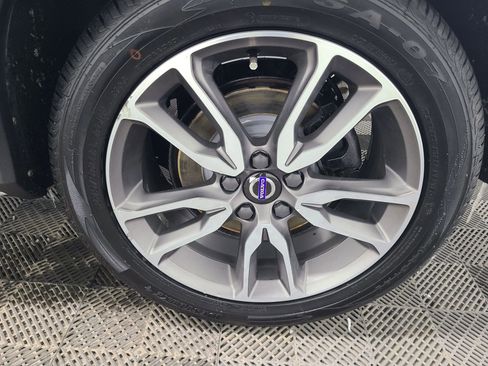 Used 2016 Volvo V60 T5 Cross Country Platinum w/ Climate Package image 17