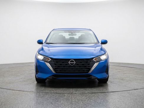 Used 2025 Nissan Sentra SV FWD image 2