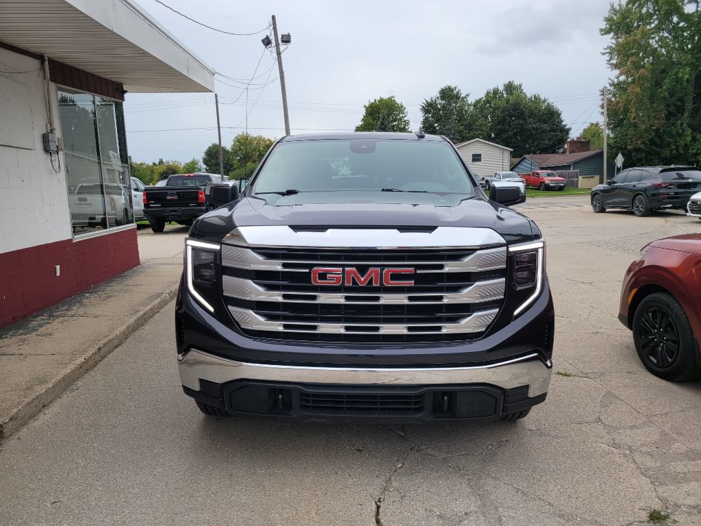 Used 2023 GMC Sierra 1500 SLE AWD/4WD image 2