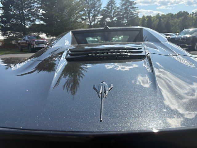 Used 2024 Chevrolet Corvette Stingray Premium Conv w/ Z51 Performance Package RWD image 8