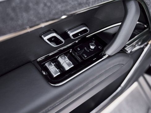 Used 2025 Land Rover Range Rover Sport Dynamic SE image 30