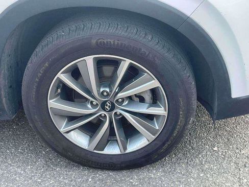Used 2019 Hyundai Santa Fe SEL AWD/4WD image 6