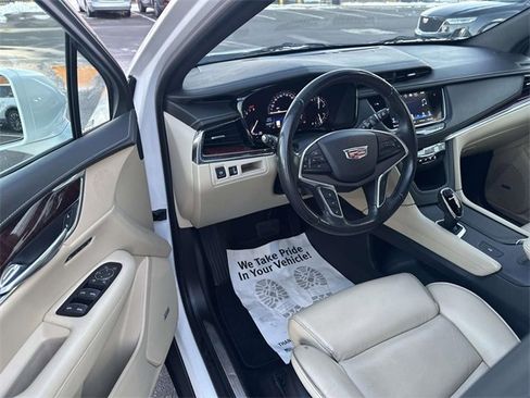 Used 2017 Cadillac XT5 Luxury w/ Driver Awareness Package image 15