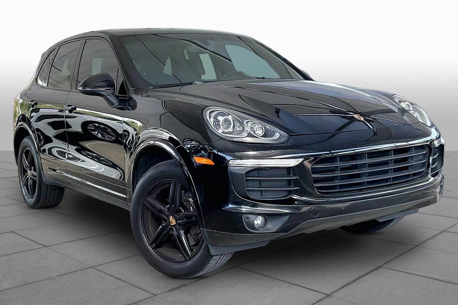 Used 2017 Porsche Cayenne Platinum Edition AWD/4WD image 3