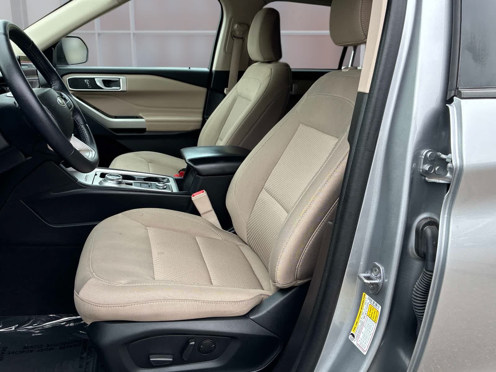 Used 2023 Ford Explorer XLT AWD/4WD image 26