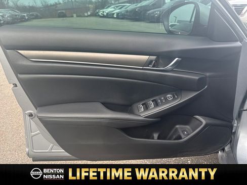 Used 2022 Honda Accord LX image 11