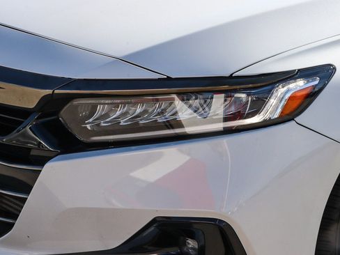Used 2022 Honda Accord Sport image 11
