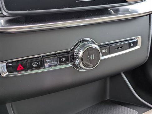 New 2026 Volvo XC90 T8 Plus w/ Protection Package Premier image 8