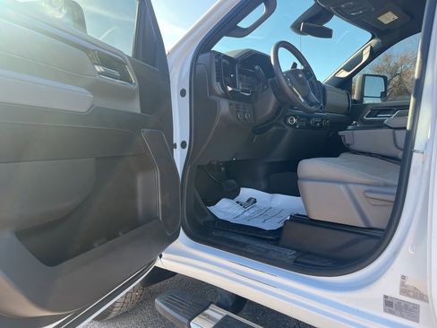Used 2024 Chevrolet Silverado 2500 LT image 9
