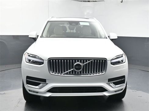 New 2025 Volvo XC90 B6 Plus w/ Protection Package Premier image 2