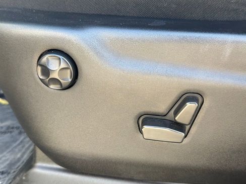 Used 2021 Jeep Grand Cherokee Limited image 19