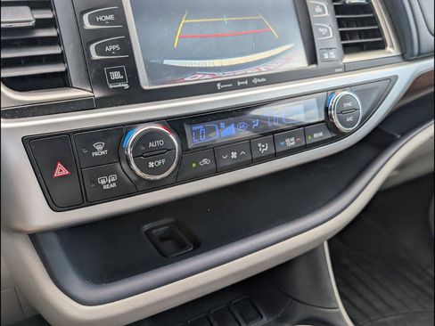 Used 2016 Toyota Highlander Limited FWD image 15