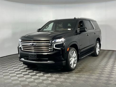 Used 2023 Chevrolet Tahoe High Country image 3