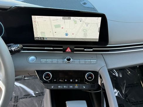 Used 2023 Hyundai Elantra SEL w/ Convenience Package FWD image 25