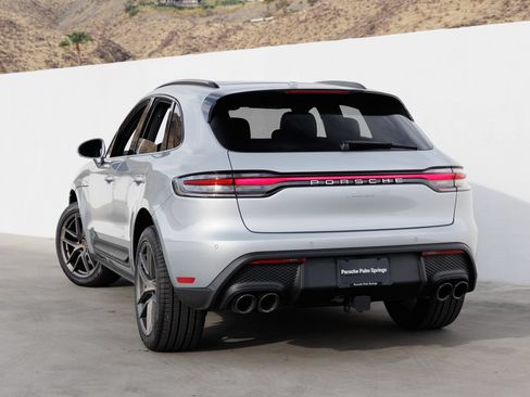 Certified 2026 Porsche Macan AWD/4WD image 3