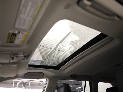 Used 2019 Lexus GX 460 Luxury w/ Sport Design Package image 36