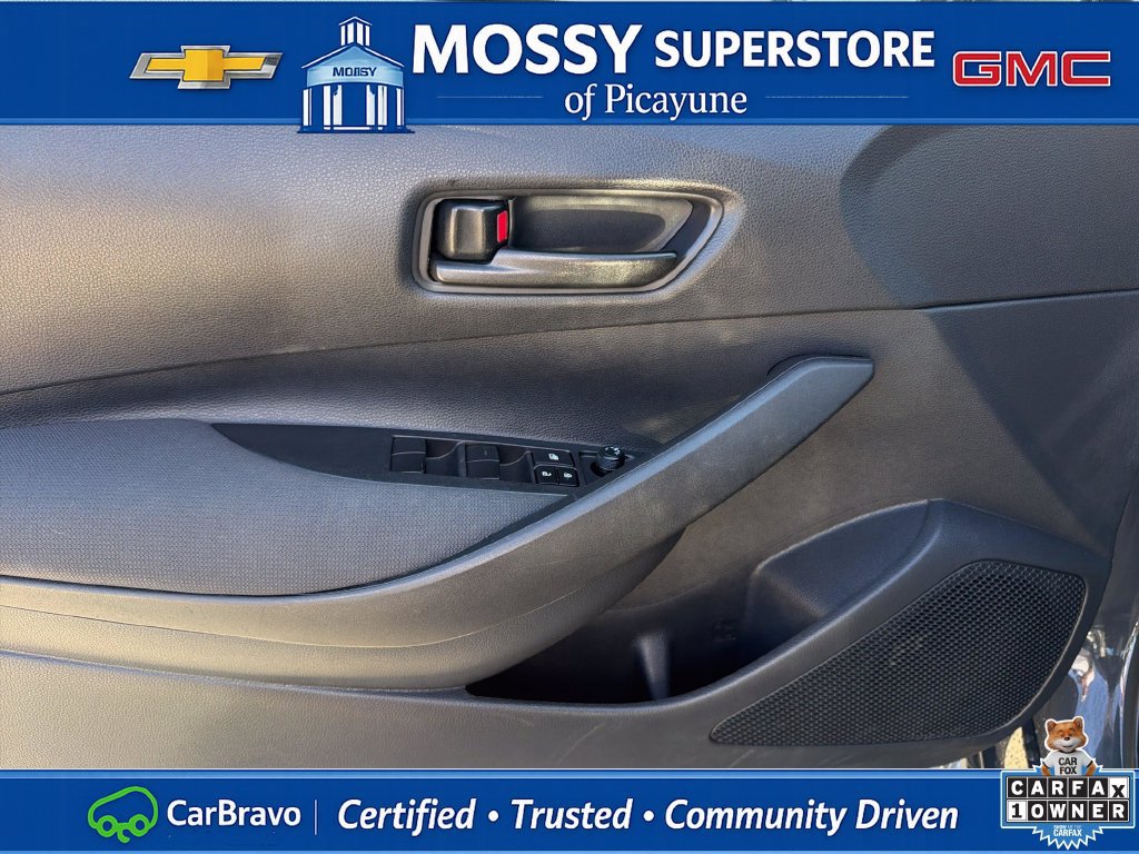 Used 2025 Toyota Corolla LE FWD image 13
