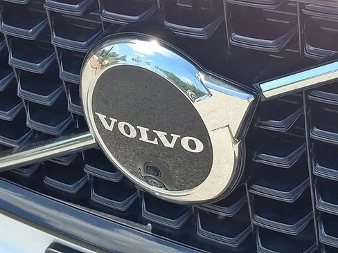 Used 2022 Volvo XC60 T8 R-Design w/ Advanced Package AWD/4WD image 37