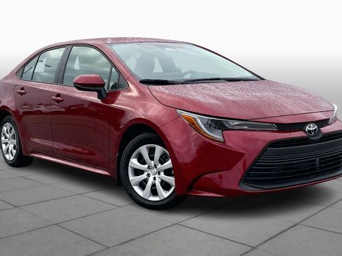 Used 2026 Toyota Corolla LE image 4