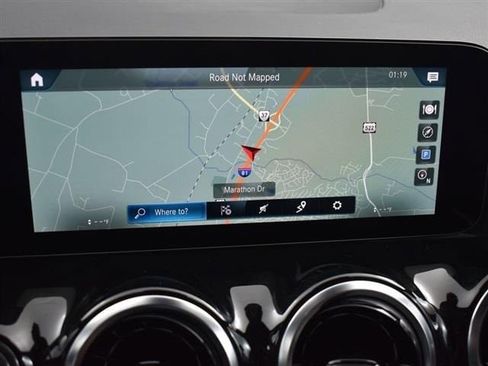 Used 2022 Mercedes-Benz GLA 250 4MATIC w/ Premium Package Lite image 15