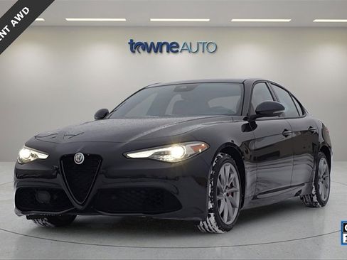 Used 2022 Alfa Romeo Giulia Sprint image 1
