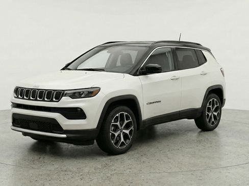 Used 2025 Jeep Compass Limited image 3