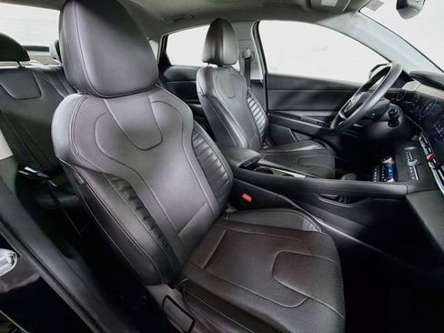 Used 2023 Hyundai Elantra Limited FWD image 36