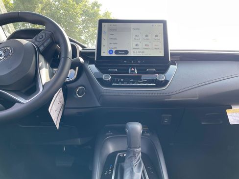 Used 2025 Toyota Corolla XSE image 17