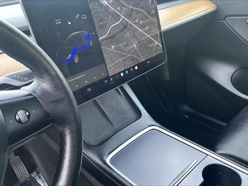 Used 2021 Tesla Model Y Long Range image 15