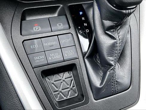 Certified 2023 Toyota RAV4 LE image 35