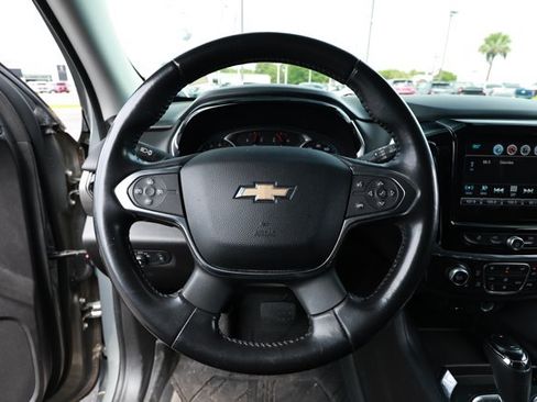 Used 2018 Chevrolet Traverse LT FWD image 11
