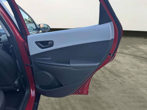 Used 2020 Hyundai Kona SE FWD image 16