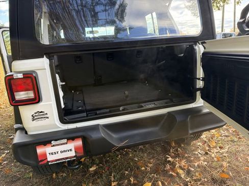 Used 2024 Jeep Wrangler Sport image 18