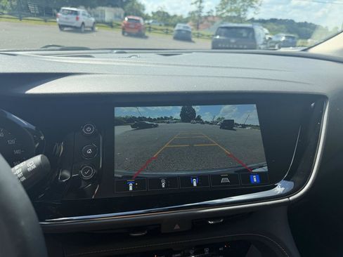Used 2022 Buick Envision Avenir w/ Technology Package II FWD image 16