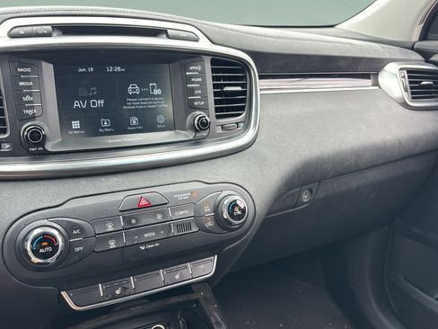 Used 2018 Kia Sorento EX w/ EX Advanced Touring Package FWD image 24