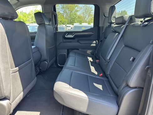 Used 2025 GMC Sierra 1500 SLT AWD/4WD image 23