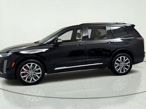 Certified 2023 Cadillac XT6 Sport w/ Technology Package AWD/4WD image 2