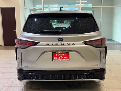Certified 2024 Toyota Sienna XSE image 7